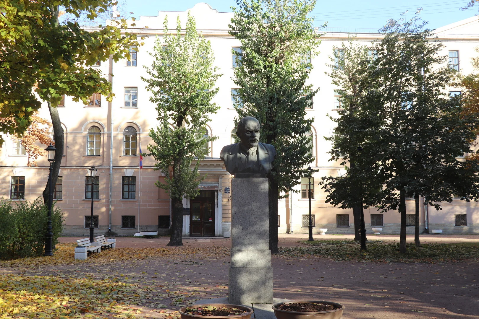 Каменноостровский пр. 21